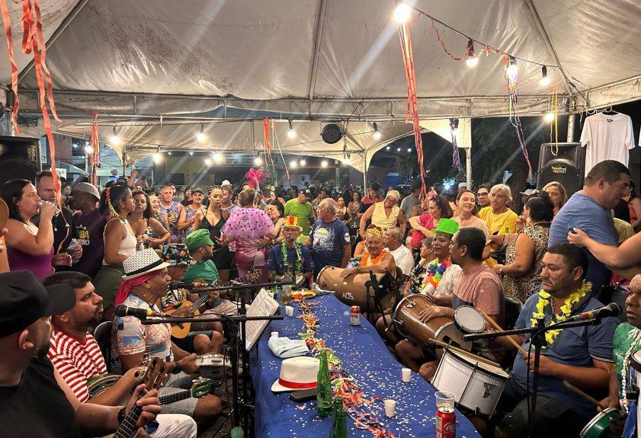 SEGUNDA DE VAGABUNDO COLOCA SAMBA NO PÉ DOS FOLIÕES EM NATAL